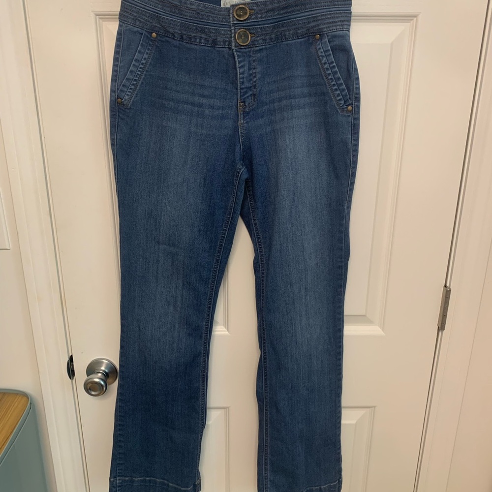 Women's Hi Rise Blue Denim Jeans. Size 8